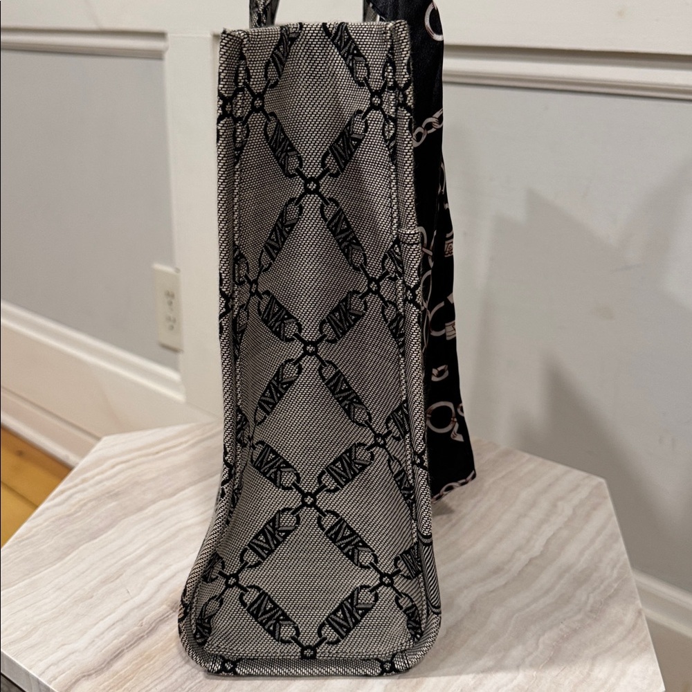Michael Kors Bag Gigi Empire SAMPLE SALE Black Gray Tote - Picture 8 of 17